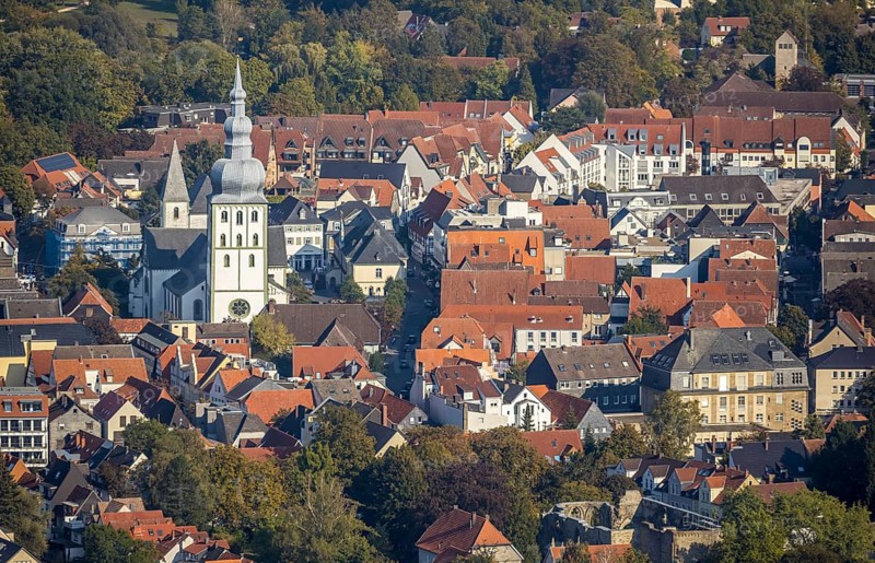 Aerial view, Old Town, evang. Große Marienkirche, Rathausstraße, Lippstadt, district of Soest, North Rhine-Westphalia, Germany, place of worship, city, DE, Europe, religious community, place of worship, property tax, holy site, real estate, city centre, church, parish, denomination, district of Soest-Buch, KreisSoestBuch, aerial view, aerial photography, aerial photography, religion, religious site, city view, city centre, overview, bird's-eye view, residential complex, living and life, residential area, residential buildings, residential quality, residential quarter, housing estate, birds-eyes view, overview