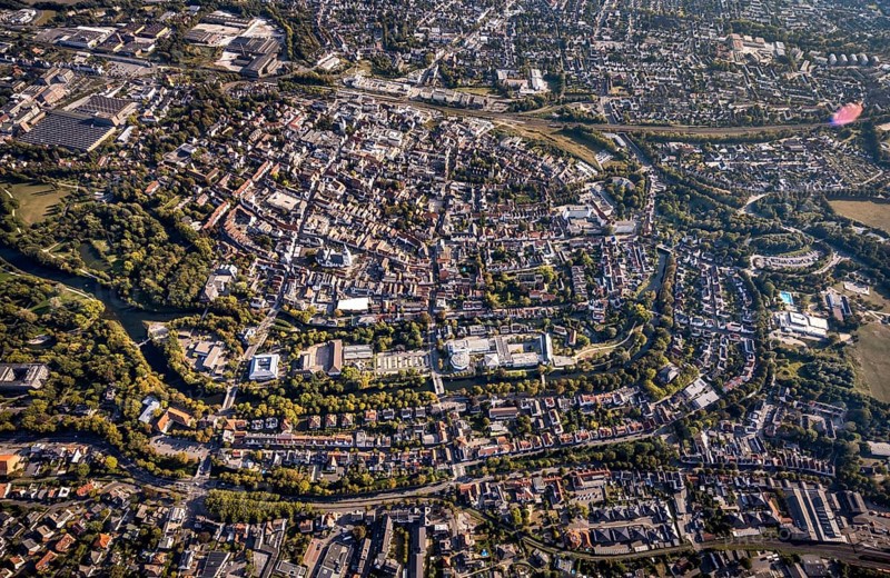 Aerial view, Old Town overview, Evangelical Great St Mary's Church, Rathausstraße, Jakobikirche, Lange Straße, River Lippe, Lippstadt, Soest district, North Rhine-Westphalia, Germany, Old Town view, Old Town ring road, Place of worship, Education, Educational institution, Cappeltor, City, DE, Damenstift Lippstadt, Monument protection, Dreifaltigkeits-Hospital gem. GmbH Lippstadt, Europe, Europaschule Ostendorf-Gymnasium, healthcare, religious community, place of worship, property tax, green trees, grammar school, holy site, hospital, Im Stift, real estate, city centre, canoe route Burgstraße, church, parish, Kleine Marienkirche, clinic, clinic centre, denomination, hospital, Kreis-Soest-Buch, KreisSoestBuch, culture, art, educational institute, aerial view, aerial photography, aerial photography, medical facility, medical aid, emergency service, town hall, town hall square, religion, religious site, ruin, play, school, city view, Lippstadt municipal theatre, town centre, St. Marien, Ab...
