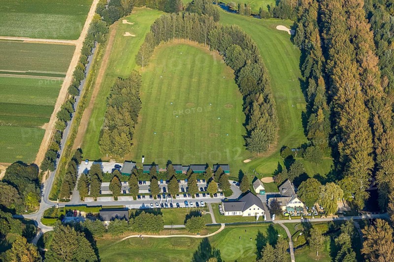 Aerial view, golf course, GolfClub Lippstadt, driving range, Lippstadt, Kreis Soest, North Rhine-Westphalia, Germany, DE, Europe, golf, golf course, golf club, Kreis-Soest-Buch, KreisSoestBuch, aerial view, aerial photography, aerial photography, sports, overview, bird's-eye view, forest area, Wiesenhausweg, birds-eyes view, overview, practice area