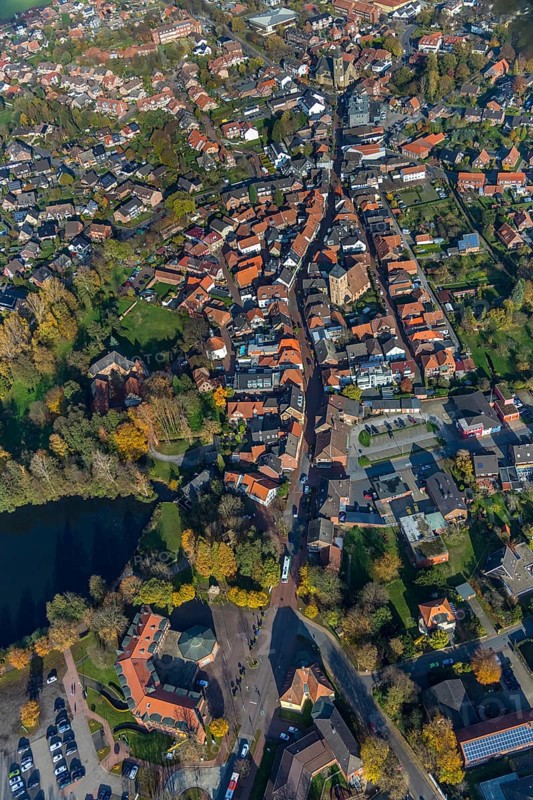 Aerial view, town hall Schermbeck, Weseler Straße, town view, Schermbeck, Ruhr area, North Rhine-Westphalia, Germany, old town, place of worship, authority, DE, Europe, religious community, place of worship, property tax, holy place, real estate, church, parish, denomination, aerial view, aerial photography, aerial photography, town hall, religion, religious site, townscape, urban area, city administration, city centre, overview, bird's-eye view, housing estate, living and life, residential area, residential buildings, residential quality, residential quarter, housing estate, birds-eyes view, former Reformed Church, evang. Georgskirche Schermbeck, catholic St. Ludgerus church, overview