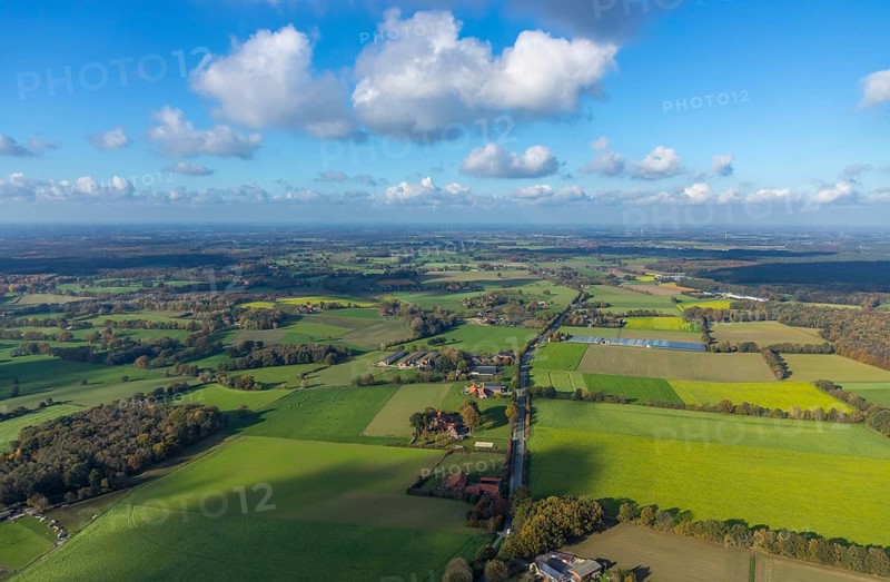 Aerial view, farms, meadows and fields, Erler Straße, Altschermbeck, Schermbeck, Ruhr area, North Rhine-Westphalia, Germany, DE, Europe, distant view, agriculture, aerial photograph, aerial photography, aerial photography, overview, bird's-eye view, cloud formation, birds-eyes view, overview