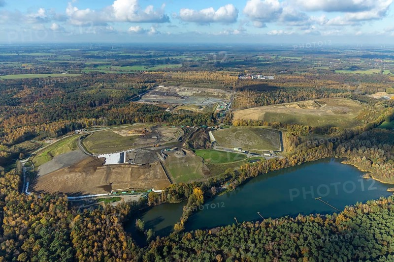 Aerial view, hazardous waste landfill Hünxe Schermbeck, AGR AbfallentsorgungsGesellschaft Ruhr Area, Gahlen, Schermbeck, Ruhr area, North Rhine-Westphalia, Germany, DE, landfill, waste disposal company, Europe, distant view, dump, autumn colours, Hünxe, aerial view, aerial photography, aerial photography, overview, bird's-eye view, forest area, birds-eyes view, overview
