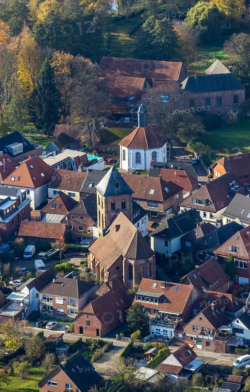 Aerial view, evang. Georgskirche Schermbeck, former reformed church (round building), Schermbeck, Ruhr area, North Rhine-Westphalia, Germany, place of worship, DE, Europe, Georgstraße, religious community, place of worship, holy place, chapel, church, parish, denomination, aerial view, aerial photography, aerial photography, religion, religious site, overview, bird's-eye view, overview