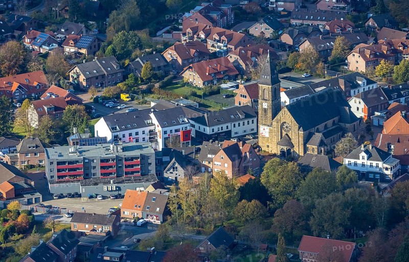 Aerial view, catholic St. Ludgerus church, Altschermbeck, Schermbeck, Ruhr area, North Rhine-Westphalia, Germany, place of worship, DE, Europe, religious community, place of worship, holy place, church, parish, denomination, aerial view, aerial photography, aerial photography, religion, religious site, overview, bird's eye view, residential area, birds-eyes view, overview