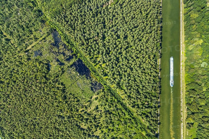 Aerial photograph, forest damage, Venner Moor nature reserve, ship on the Dortmund-Ems Canal, Senden, Münsterland, North Rhine-Westphalia, Germany, forestation, inland navigation, DE, Europe, goods transport, goods transport, cargo ships, logistics, aerial photograph, aerial photography, aerial photography, ship, shipping, shipping traffic, overview, bird's eye view, forest, forest area, forest dieback, forest area, bird's eye view, overview