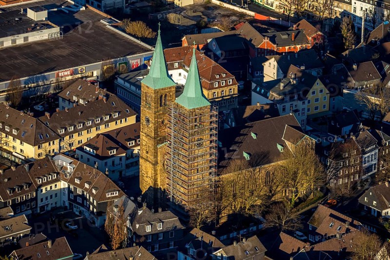 Aerial view, renovation Christuskirche Schwelm, Altmarkt, Kirchplatz, Schwelm, Ruhr area, North Rhine-Westphalia, Germany, Altstadt, DE, Europe, property tax, real estate, city centre, aerial view, aerial photography, aerial photography, apartment buildings, apartment buildings, city view, city centre, overview, bird's eye view, living and working, living and life, residential area, residential buildings, birds-eyes view, overview