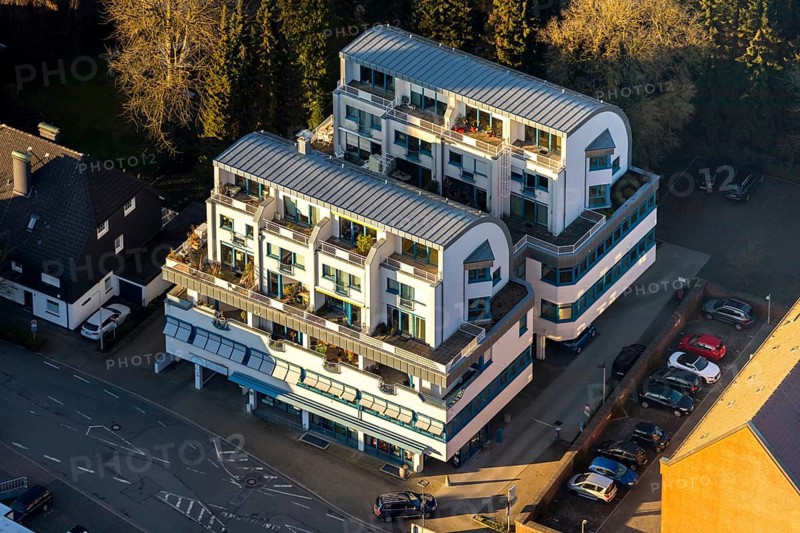Aerial view, apartment building, business premises, Gerichtstraße 5, next to the district court, Schwelm, Ruhr area, North Rhine-Westphalia, Germany, apartment buildings, DE, Europe, property tax, skin care practice bush-Henning, real estate, aerial view, aerial photography, aerial photography, overview, bird's eye view, residential complex, living and living, residential buildings, birds-eyes view, overview