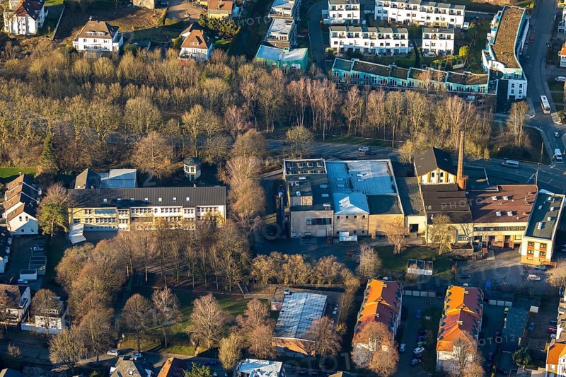 Aerial view, Pass Gummiwerke GmbH Plant 1, Hattinger Straße, Städt. Gemeinschaftsgrundschule Nordstadt, Schwelm, Ruhr area, North Rhine-Westphalia, Germany, education, educational institution, DE, Europe, industrial area, commercial area, commercial use, primary school, industrial facilities, industrial site, educational institute, aerial photograph, aerial photography, aerial photography, production plants, production halls, school, overview, bird's eye view, birds-eyes view, overview