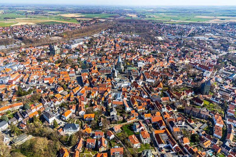 Aerial view, city centre view, old town, protestant church Sankt Maria zur Wiese, St. Petri Alde Kerke, St. Patrokli-Dom, Sankt Pauli Kirche, Soest, Soester Börde, North Rhine-Westphalia, Germany, place of worship, City, DE, Domplatz, Europe, religious community, place of worship, property tax, real estate, church, parish, denomination, aerial view, aerial photography, aerial photography, Paulistraße, Petrikirchhof, religion, overview, bird's-eye view, Wiesenstraße, living and life, residential area, residential buildings, birds-eyes view, overview, red roofs, red house roofs