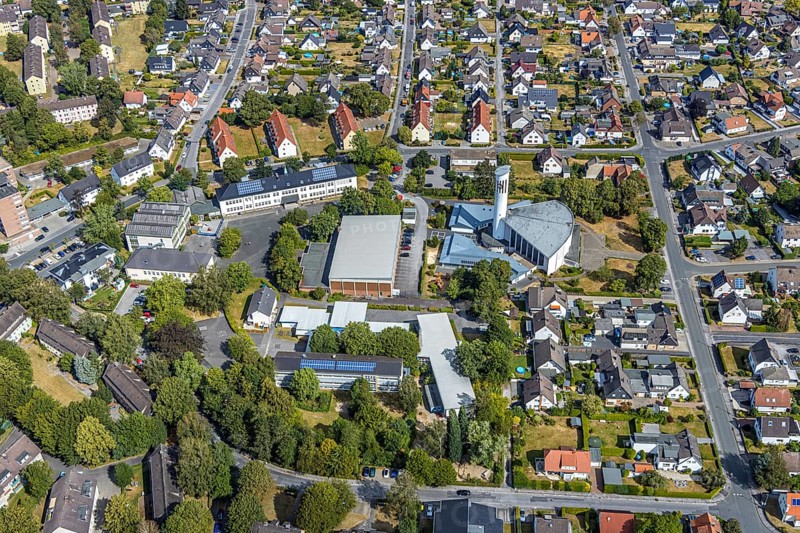 Aerial view, Bonifatiusschule, sports hall Bonifatiusschule Platte Heide, community primary school Plate Heide, catholic church St. Marien, Menden, Sauerland, Märkischer Kreis, North Rhine-Westphalia, Germany, education, educational institution, DE, Europe, educational institute, aerial view, aerial photography, aerial photography, school, overview, bird's-eye view, overview