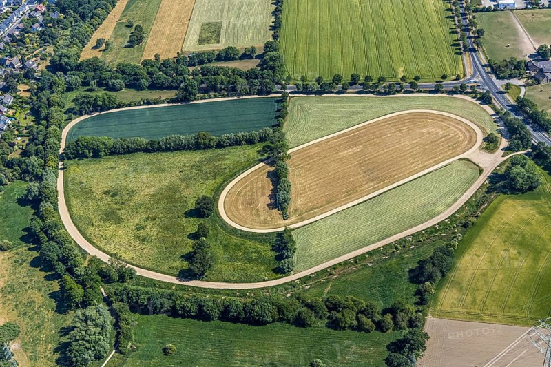 Aerial photo, horse racecourse, Mörs, Ruhr area, North Rhine-Westphalia, Germany, DE, Europe, birds-eyes, view, aerial photography, aerial photography, aerial photography, overview, overview, bird's eye view, equestrian sports, horses, equestrian sports, sport, hobby, leisure