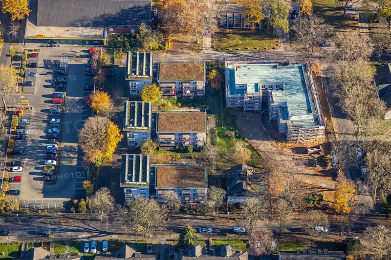 Aerial photo, construction site Eupener Straße, AWO Association for Guardianship and Care, Rheinkamp-Meerbeck, Mörs, Ruhr area, North Rhine-Westphalia, Germany, construction work, building, construction area, building site, building plots, construction project, construction site, care and nursing, DE, Eupener Straße, Europe, kindergarten, day nursery, day care centre, day nursery, aerial view, aerial photography, aerial photography, new building, nursing facility, nursing home, overview, bird's-eye view, overview