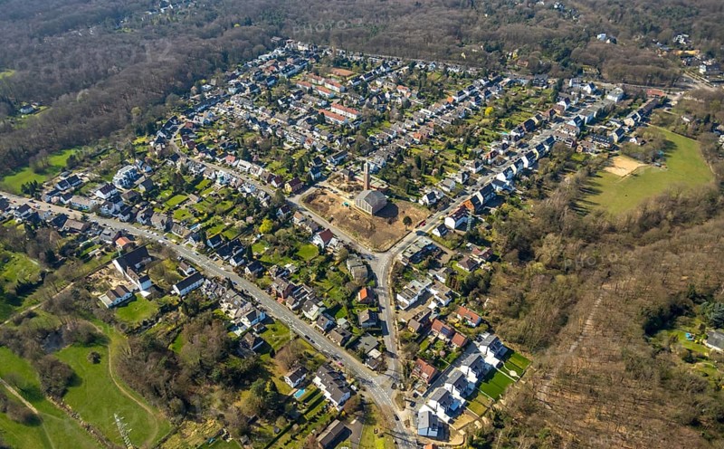 Aerial view, site of the demolished parish hall at Lindenhof, construction of new flats, deconsecrated Christuskirche, Linksruhr, Mülheim an der Ruhr, Ruhr area, North Rhine-Westphalia, Germany, Mülheim, an, der, Ruhr, DE, Europe, birds-eyes, view, aerial photograph, aerial photography, aerial photography, overview, overview, bird's eye view, house of God, religion, faith, worship, mass, living, flat, houses, residential buildings, housing estate, settlement