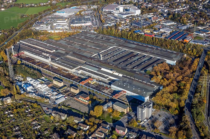 Aerial view, factory site Vallourec Germany steel manufacturer, Dümpten - West, Mülheim an der Ruhr, Ruhr area, North Rhine-Westphalia, Germany, DE, Europe, commercial enterprises, commercial area, commercial park, commercial location, commercial use, industrial area, industrial building, industrial location, aerial view, aerial photography, aerial photography, steel manufacturer, overview, Vallourec Germany, bird's eye view, birds-eyes view, overview