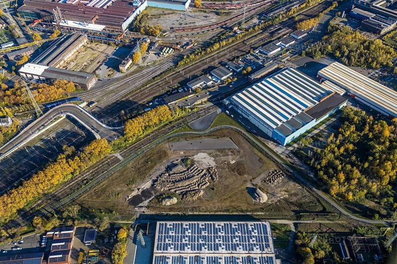 Aerial view, Aldi Süd, open space, construction area, Styrum - Süd, Mülheim an der Ruhr, Ruhr area, North Rhine-Westphalia, Germany, Burgstraße, DE, Europe, commercial enterprises, commercial area, commercial park, commercial location, commercial use, industrial area, industrial building, industrial location, aerial view, aerial photography, aerial photography, photovoltaic, photovoltaic system, solar, solar system, solar energy, solar energy, overview, bird's eye view, birds-eyes view, overview