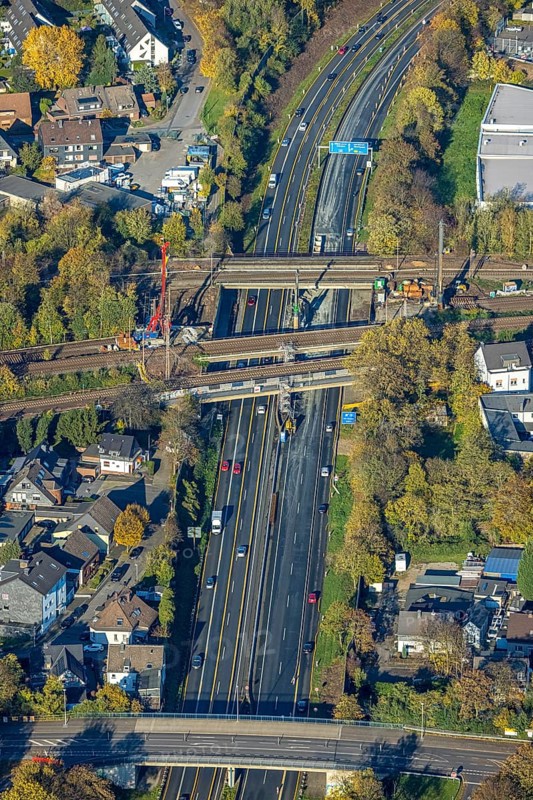 Aerial view, reaparaturation of the railway bridges over the A40 in Mülheim Styrum, Styrum - South, Mülheim an der Ruhr, Ruhr area, North Rhine-Westphalia, Germany, DE, Europe, birds-eyes view, aerial photography, aerial photography, overview, bird's eye view