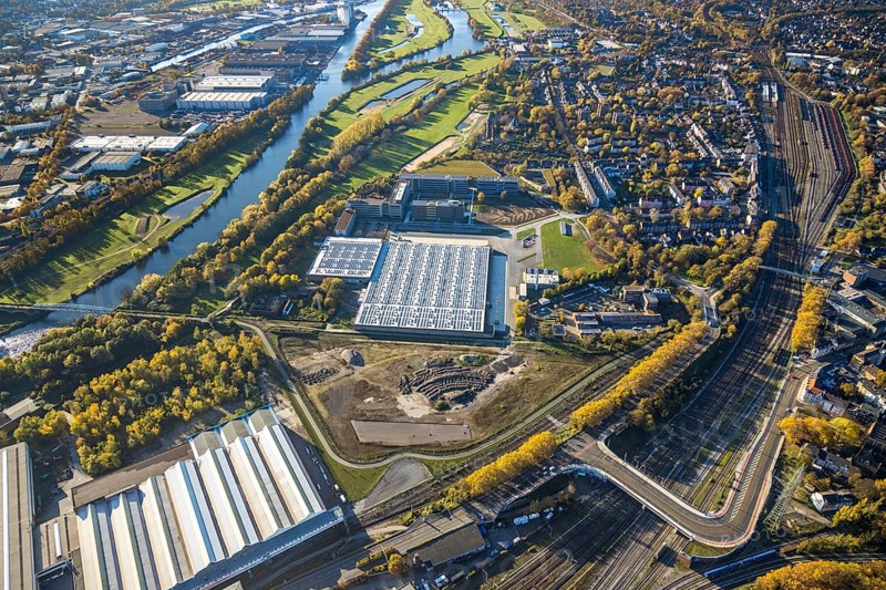 Aerial view, Aldi Süd, open space, construction area, river Ruhr, Styrum - Süd, Mülheim an der Ruhr, Ruhr area, North Rhine-Westphalia, Germany, Burgstraße, DE, Europe, commercial enterprises, commercial area, commercial park, commercial location, commercial use, industrial area, industrial building, industrial location, aerial view, aerial photography, aerial photography, photovoltaic, photovoltaic plant, solar, solar plant, solar energy, solar energy, overview, bird's eye view, birds-eyes view, overview