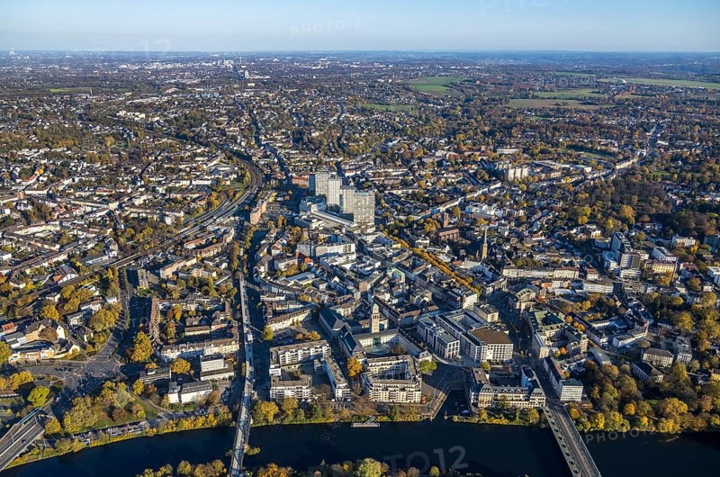 Aerial view, town hall market, town hall, fast cycle path, Dickswall high-rise buildings, Altstadt I, Mülheim an der Ruhr, Ruhr area, North Rhine-Westphalia, Germany, place of worship, authority, DE, Europe, forum high-rise building, religious community, place of worship, sacred site, autumn colours, church, parish, denomination, aerial view, aerial photography, aerial photography, RS1, cycle path, religion, religious site, castle bridge, city administration, registry office, technical town hall, overview, administrative area, bird's-eye view, evang. Petrikirche, catholic church St. Mariae-Geburt, overview