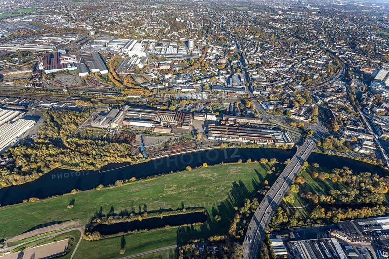 Aerial view, Friedrich Wilhelms-Hütte Stahlguss, river Ruhr, Altstadt II, Mülheim an der Ruhr, Ruhr area, North Rhine-Westphalia, Germany, DE, Europe, Friedrich-Ebert-Straße, commercial enterprises, commercial area, commercial park, commercial location, commercial use, industrial area, industrial building, industrial location, aerial view, aerial photography, aerial photography, Stahlgroßhandel Schulte, overview, bird's eye view, birds-eyes view, overview