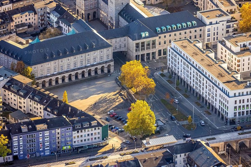 Aerial view, town hall market, town hall, cycle highway, Altstadt I, Mülheim an der Ruhr, Ruhr area, North Rhine-Westphalia, Germany, authority, DE, Europe, autumn colours, aerial view, aerial photography, aerial photography, RS1, cycle path, city administration, registry office, overview, administrative area, bird's eye view, birds-eyes view, overview