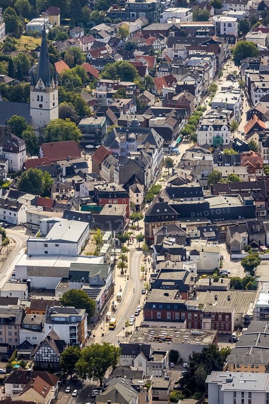Aerial view, pedestrian zone, city centre, market place, old town hall, catholic church St. Vincenz, Menden, Sauerland, Märkischer Kreis, North Rhine-Westphalia, Germany, place of worship, City, DE, shopping square, shopping street, shopping centre, Europe, religious community, house of worship, local history museum, church, parish, church square, denomination, cultural history, aerial view, aerial photography, aerial photography, museum, local view, religion, townscape, city centre, overview, bird's-eye view, birds-eyes view, overview, north gate, south gate, main street, pedestrian area, new pedestrian zone