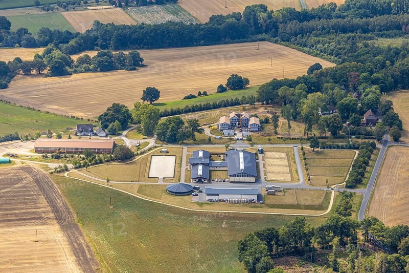 Aerial view, Gut Bertingloh, horse farm, construction site new building Bertingloh, Menden, Sauerland, Märkischer Kreis, North Rhine-Westphalia, Germany, construction work, construction area, building site, building plots, construction measure, construction project, construction site, DE, dressage sport, Europe, stud farm, agricultural business, aerial view, aerial photography, aerial photography, new building, horses, horse boarding, equestrian sport, horse trainer, horse breeding, overview, bird's eye view, meadows and fields, birds-eyes view, overview