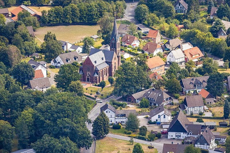 Aerial view, catholic church St. Antonius Einsiedler, Halinger Dorfstraße, Antoniuskirchplatz, Menden, Sauerland, Märkischer Kreis, North Rhine-Westphalia, Germany, place of worship, DE, Europe, religious community, church, parish, denomination, aerial view, aerial photography, aerial photography, aerial photography, religion, overview, bird's-eye view, birds-eyes view, overview