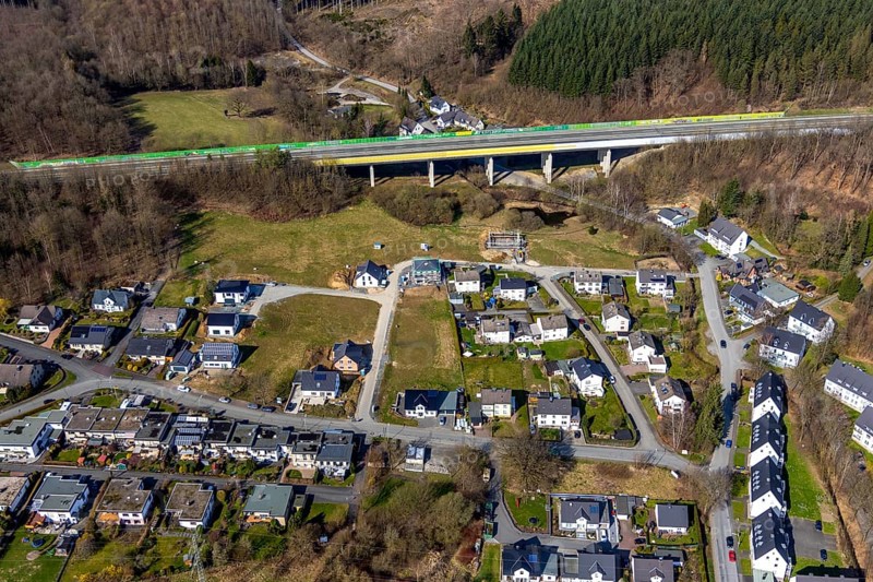 Aerial view, new development area SchuÌˆtzenhaus-Nord, Liegnitzer Straße, Görtlitzer Straße, Meschede, Sauerland, North Rhine-Westphalia, Germany, motorway A46, construction work, construction area, building site, building plots, construction project, construction site, DE, development, Europe, property tax, real estate, capacity requirements, aerial view, aerial photography, aerial photography, new construction, overview, bird's-eye view, residential complex, living and living, residential area, residential buildings, residential quality, residential neighbourhood, housing estate, birds-eyes view, overview