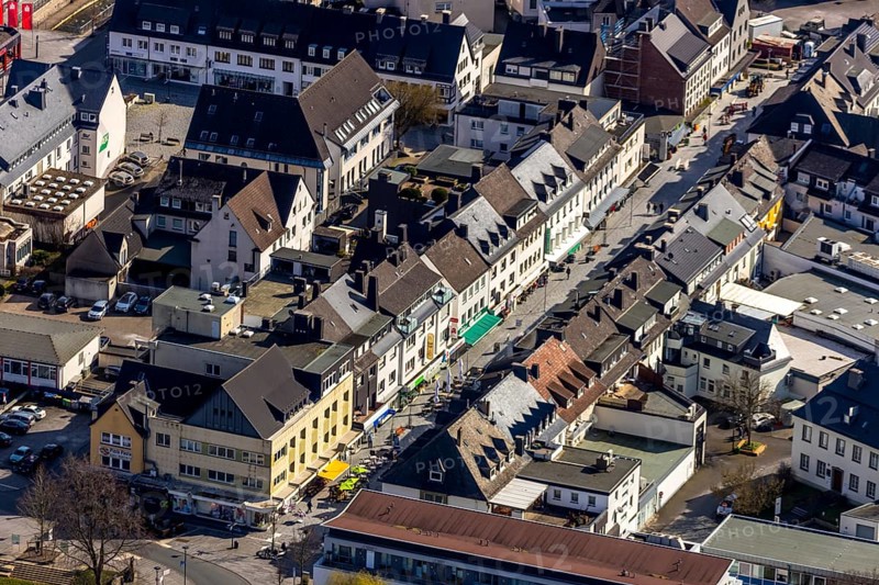 Aerial view, shopping street Ruhrstraße, Meschede, Sauerland, North Rhine-Westphalia, Germany, DE, shopping mile, shopping square, shopping street, shopping centre, Europe, commercial buildings, property tax, real estate, aerial view, aerial photography, aerial photography, shopping, overview, bird's eye view, residential buildings, birds-eyes view, overview