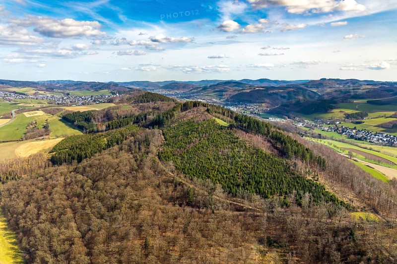 Aerial view, hilly landscape forest area at the garden city, Meschede, Sauerland, North Rhine-Westphalia, Germany, DE, Europe, distant view, hilly landscape, aerial view, aerial photography, aerial photography, overview, bird's-eye view, forest area, birds-eyes view, overview
