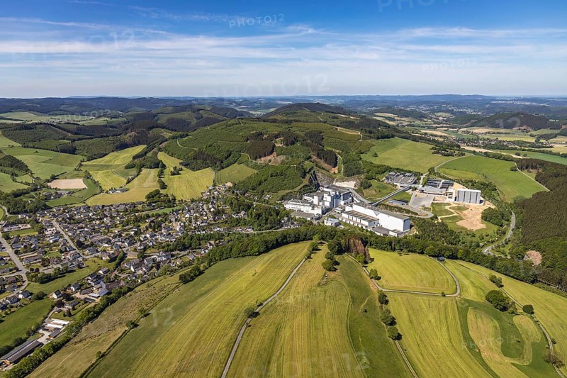 Aerial view, Brewery C.& A. VELTINS GmbH & Co. KG, new construction high-bay warehouse, Grevenstein, Meschede, Sauerland, North Rhine-Westphalia, Germany, An der Streue, construction work, construction site, construction crane, construction measure, construction project, construction site, brewery, DE, Europe, beverage manufacturer, Hochsauerlandkreis, hilly landscape, capacity requirement, aerial view, aerial photography, aerial photography, new construction, overview, Veltins, bird's-eye view, forest area, meadows and fields, birds-eyes view, overview