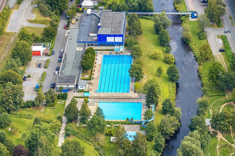 Aerial view, indoor and outdoor pool Meschede, Meschede, Sauerland, Hochsauerlandkreis, North Rhine-Westphalia, Germany, bathing establishment, bathing resort, DE, Europe, outdoor pool, leisure, leisure pool, indoor pool, Le-Puy-Straße, lawn, aerial view, aerial photography, aerial photography, pool, swimming pool, swimming pool, swimming pleasure, overview, bird's eye view, water fun, birds-eyes view, overview