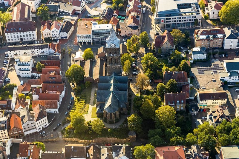 Aerial view, Ev.-Luth. St.-Marien-Kirche, old town, city centre, Minden, Ostwestfalen-Lippe, OWL, North Rhine-Westphalia, Germany, place of worship, DE, Europe, religious community, place of worship, holy site, church, church community, denomination, aerial view, aerial photography, aerial photography, Marienkirchplatz, OWL-Buch, OWL-Buch, East Westphalia, religion, religious site, overview, bird's-eye view, birds-eyes view, overview