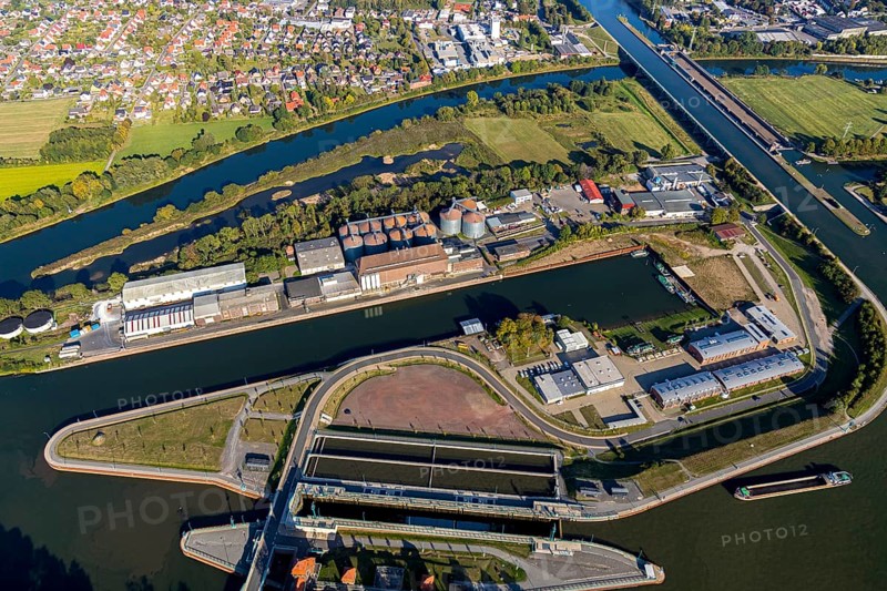Aerial view, waterway junction Minden, river Weser, Mittellandkanal, Nordstadt, Minden, Ostwestfalen-Lippe, OWL, North Rhine-Westphalia, Germany, DE, Europe, aerial view, aerial photography, aerial photography, OWL book, OWLBuch, Ostwestfalen, overview, bird's-eye view, birds-eyes view, overview