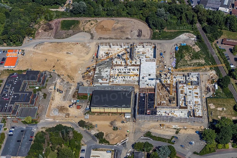 Aerial photo, Berufskolleg für Technik Mörs, construction site of new school building, vocational college campus, joint campus of the vocational college for technology, the Hermann-Gmeiner vocational college, the Mercator vocational college and the specialised seminar for geriatric care, Mörs, Ruhr area, North Rhine-Westphalia, Germany, DE, Europe, birds-eyes, view, aerial photograph, aerial photography, aerial photography, overview, overview, bird's eye view, vocational school, training, profession, apprenticeship, technical college