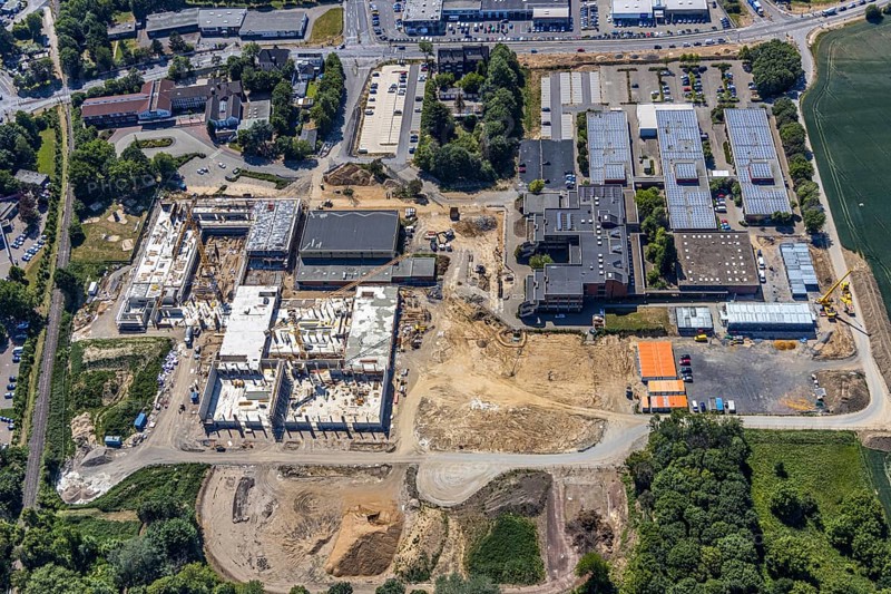 Aerial photo, Berufskolleg für Technik Mörs, construction site of new school building, vocational college campus, joint campus of the vocational college for technology, the Hermann-Gmeiner vocational college, the Mercator vocational college and the specialised seminar for geriatric care, Mörs, Ruhr area, North Rhine-Westphalia, Germany, DE, Europe, birds-eyes, view, aerial photograph, aerial photography, aerial photography, overview, overview, bird's eye view, vocational school, training, profession, apprenticeship, technical college