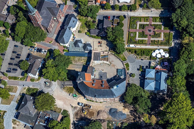 Aerial view, St. Josef Catholic Church, St. Josef Parish Office, Mörs Castle, Grafschafter Museum, Mörs, Rose Garden, Ruhr area, North Rhine-Westphalia, Germany, DE, Europe, birds-eyes, view, aerial photography, aerial photography, overview, bird's eye view, church, religion, faith, worship, mass, history, history of development, history, art, exhibition, vernissage, pictures, sculptures, paintings