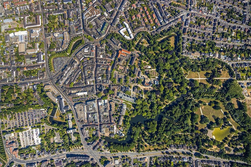 Aerial view, overview centre, structure Dutch model fortification, jagged ring of ramparts, bastions, Mörs castle park, Mörs, Ruhr area, North Rhine-Westphalia, Germany, DE, Europe, birds-eyes, view, aerial photograph, aerial photography, aerial photography, overview, bird's eye view, city centre, centre, town centre, Statdmitte