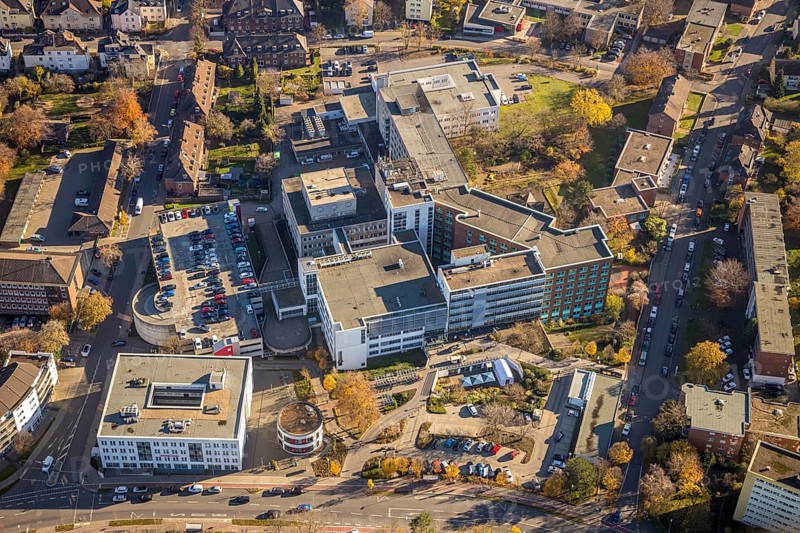 Aerial view, St. Josef Krankenhaus, Asberger Straße, Mörs, Ruhr area, North Rhine-Westphalia, Germany, DE, Europe, healthcare, hospital, clinic, clinic centre, hospital, aerial photograph, aerial photography, aerial photography, medical facility, medical assistance, emergency service, overview, bird's eye view, birds-eyes view, overview, medical care