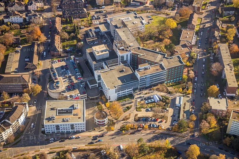 Aerial view, St. Josef Krankenhaus, Asberger Straße, Mörs, Ruhr area, North Rhine-Westphalia, Germany, DE, Europe, healthcare, hospital, clinic, clinic centre, hospital, aerial photograph, aerial photography, aerial photography, medical facility, medical assistance, emergency service, overview, bird's eye view, birds-eyes view, overview, medical care
