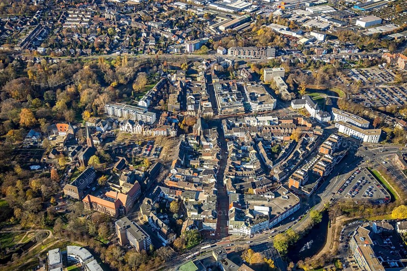 Aerial view, Old Town, Wall Centre, Mörs Town Hall, Protestant Town Church, house facades Kirchstraße, district court, Mörs, Ruhr area, North Rhine-Westphalia, Germany, DE, Europe, Haagstraße, Hanckwitzstraße, fort, aerial view, aerial photography, aerial photography, overview, bird's-eye view, overview