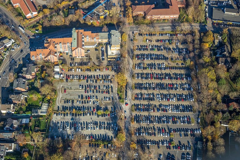 Aerial view, Mörs registration and driving licence office, Stadt-Panorama - Niederrhein Verlag und Medienservice, car parks Mühlenstraße Nordring, Mörs, Ruhr area, North Rhine-Westphalia, Germany, Bach, DE, Europe, aerial view, aerial photography, aerial photography, Mörser Benden, car parks, overview, publisher, publishing house, bird's eye view, bird's eye view, former tax office, overview