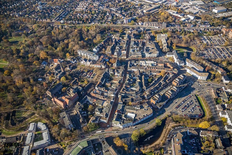 Aerial view, Old Town, Wall Centre, Mörs Town Hall, Protestant Town Church, house facades Kirchstraße, district court, Mörs, Ruhr area, North Rhine-Westphalia, Germany, DE, Europe, Haagstraße, Hanckwitzstraße, fort, aerial view, aerial photography, aerial photography, overview, bird's-eye view, overview