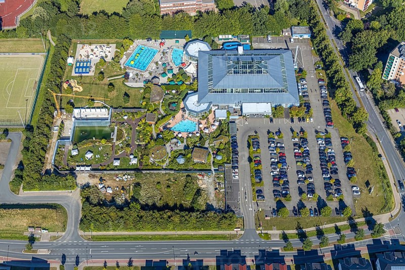 Aerial view, adventure pool, Aqua Spa and Aqua Fun Soest, outdoor pool, bathers, Soest, Soester Börde, North Rhine-Westphalia, Germany, DE, Europe, birds-eyes view, aerial view, aerial photography, aerial photography, overview, overview, bird's eye view
