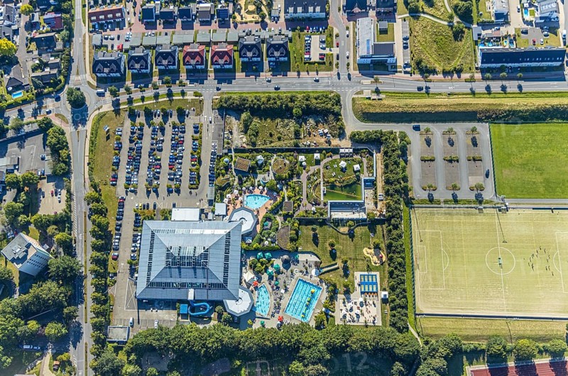 Aerial view, adventure pool, Aqua Spa and Aqua Fun Soest, outdoor pool, bathers, Soest, Soester Börde, North Rhine-Westphalia, Germany, DE, Europe, birds-eyes view, aerial view, aerial photography, aerial photography, overview, overview, bird's eye view