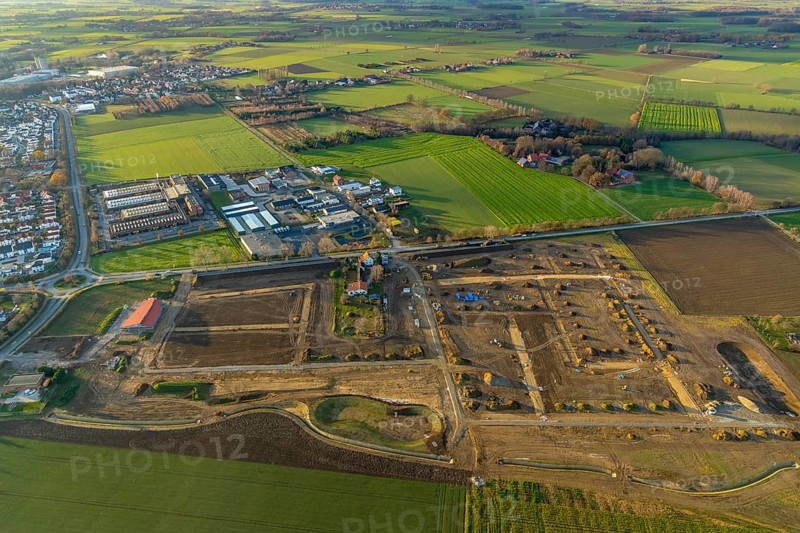 Aerial view, construction area Neuer Soester Norden, new residential neighbourhood, Danziger Ring, Oestinghauser Landstraße, Soest, Soester Börde, North Rhine-Westphalia, Germany, construction work, building, construction area, building site, building plots, construction project, construction site, DE, Europe, commercial enterprises, commercial area, commercial area, commercial park, commercial location, commercial use, property tax, real estate, industrial area, industrial building, industrial location, aerial view, aerial photography, aerial photography, new construction, overview, bird's-eye view, residential area, residential area, residential buildings, residential quality, residential neighbourhood, housing estate, birds-eyes view, overview