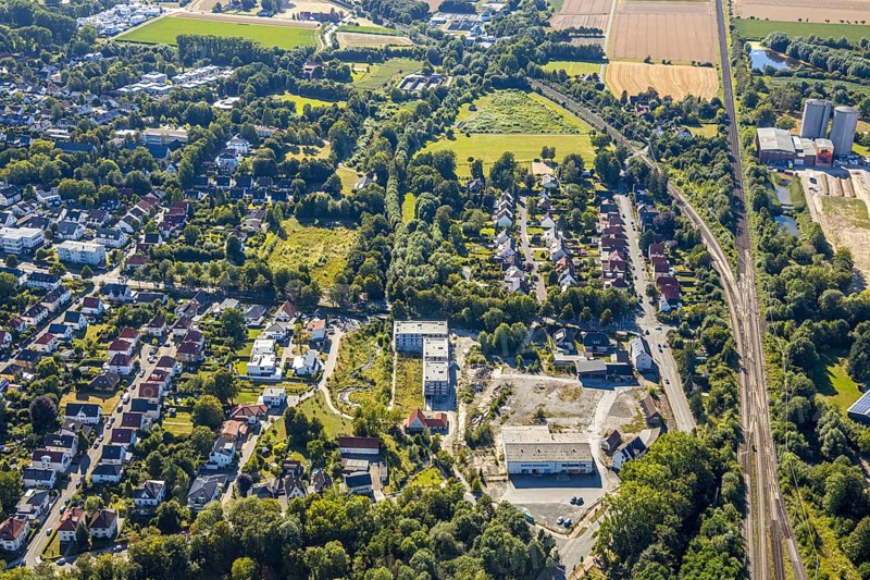 Aerial view, three residential buildings at the renaturalised Soestbach, former outdoor swimming pool soest, Soest, Soester Börde, North Rhine-Westphalia, Germany, DE, Europe, birds-eyes view, aerial view, aerial photography, aerial photography, overview, overview, bird's eye view