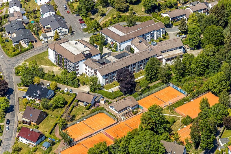 Aerial view, Wilhelm-Langemann-Haus nursing home, tennis facility Tennis-Club Grün-Weiß, Meinerzhagen, Märkischer Kreis, Sauerland, North Rhine-Westphalia, Germany, DE, Europe, aerial view, aerial photography, aerial photography, sports, tennis, tennis facility, tennis courts, tennis club, overview, bird's eye view, birds-eyes view, overview