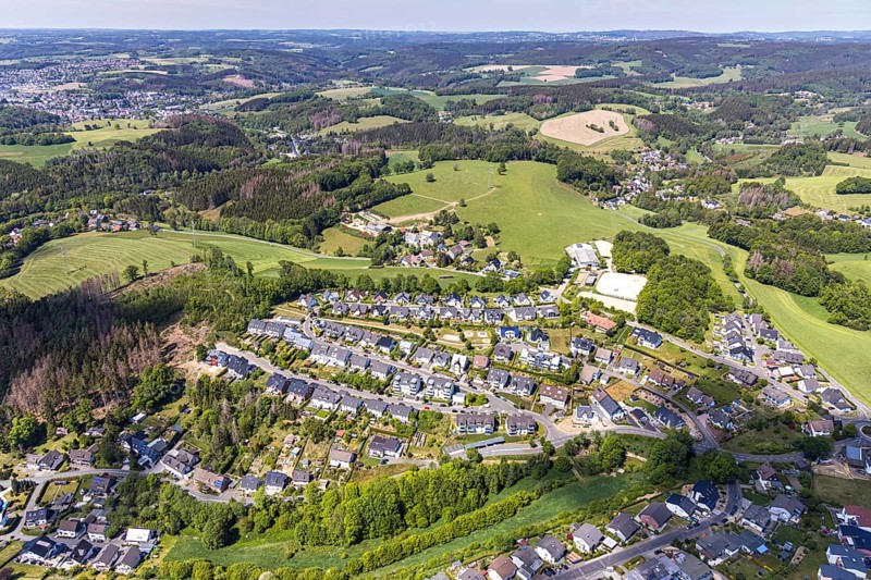 Aerial view, residential area Sankt-Cyr-Allee, Ländlicher Reit- und Fahrverein Meinerzhagen, Meinerzhagen, Märkischer Kreis, Sauerland, North Rhine-Westphalia, Germany, DE, Europe, property tax, hilly landscape, real estate, aerial view, aerial photography, aerial photography, overview, bird's-eye view, meadows and fields, housing estate, living and living, residential area, residential buildings, residential quality, housing estate, birds-eyes view, overview