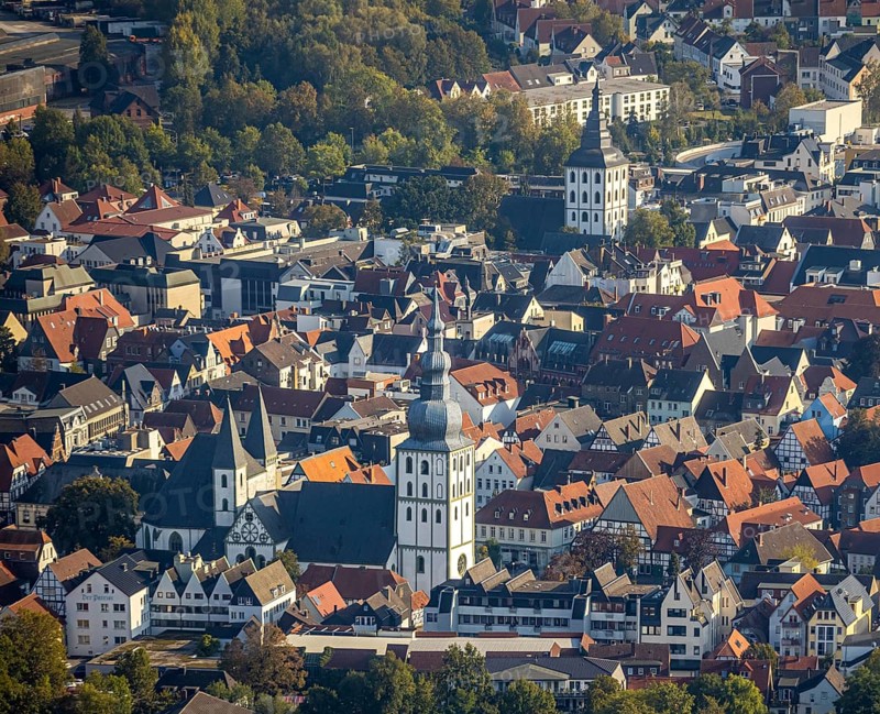 Aerial view, Old Town, evang. Große Marienkirche, Rathausstraße, Jakobikirche, Lange Straße, Lippstadt, district of Soest, North Rhine-Westphalia, Germany, place of worship, city, DE, Europe, religious community, place of worship, property tax, holy place, real estate, city centre, church, parish, denomination, district of Soest-Buch, KreisSoestBuch, aerial view, aerial photography, aerial photography, local view, religion, religious site, townscape, city centre, overview, bird's-eye view, residential complex, living and life, residential area, residential buildings, residential quality, residential quarter, housing estate, birds-eyes view, overview